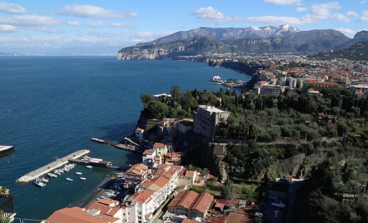 Happy Flat On The Sea Apartment Sorrento Bagian luar foto